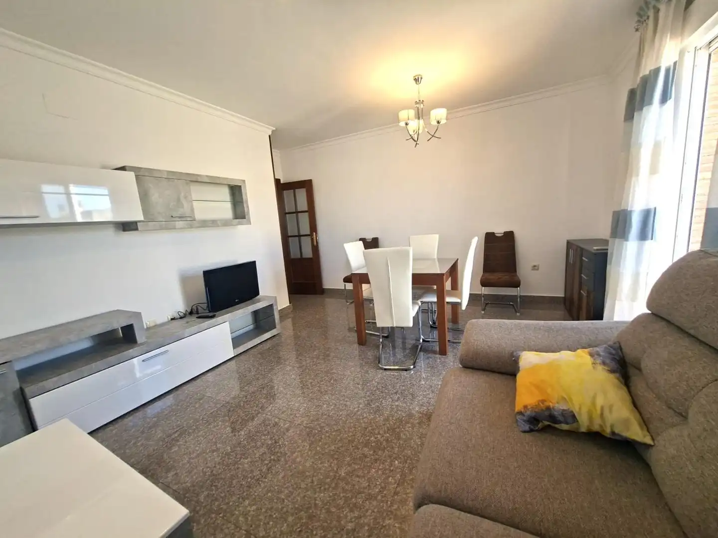 Sala d'estar de Àtic de lloguer en Ogíjares amb Aire condicionat, Calefacció i Terrassa