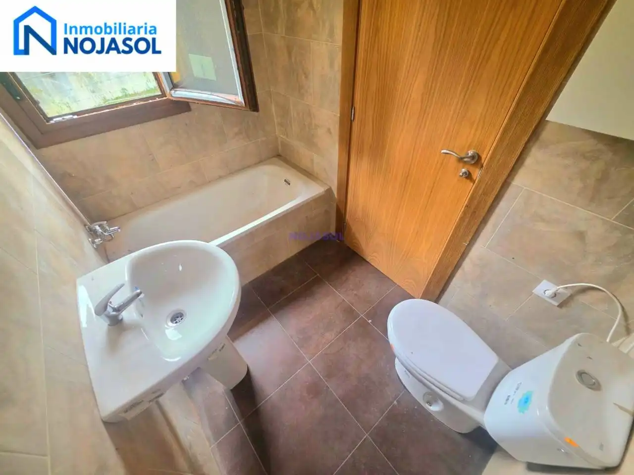 Baño de Casa adosada en venta en Ruesga con Calefacción y Jardín privado