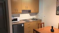 Cuina de Apartament de lloguer en  Granada Capital amb Aire condicionat, Moblat i Piscina comunitària