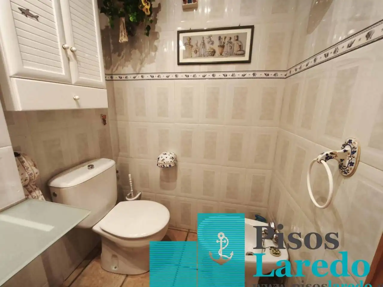 Badezimmer von Maisonette zum Verkauf in Laredo mit Heizung, Parkett und Terrasse