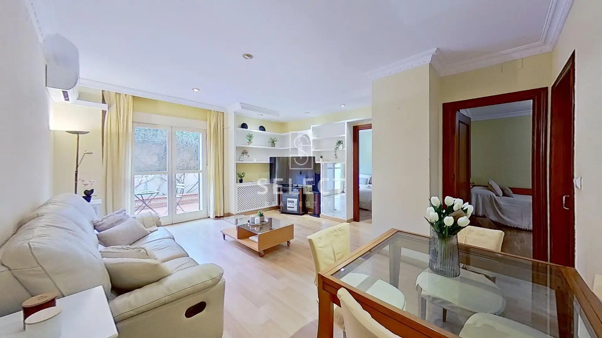 Sala d'estar de Apartament en venda en Granada amb Aire condicionat, Calefacció i Jardí privat
