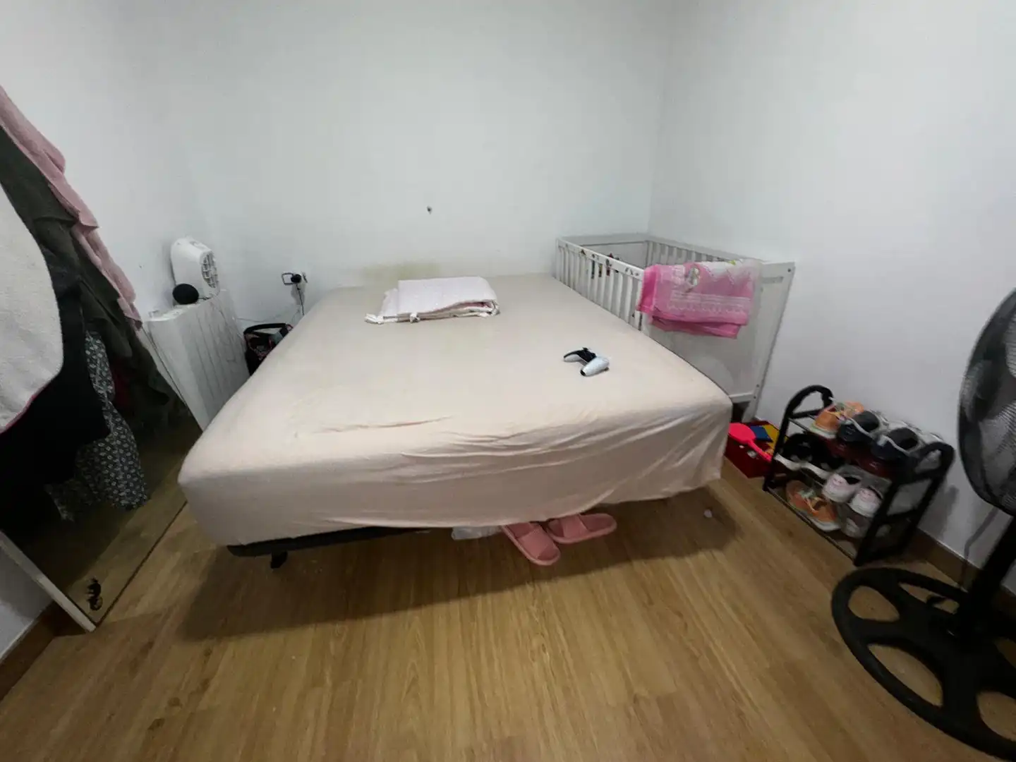 Habitación de Planta baja en venta en L'Hospitalet de Llobregat con Terraza