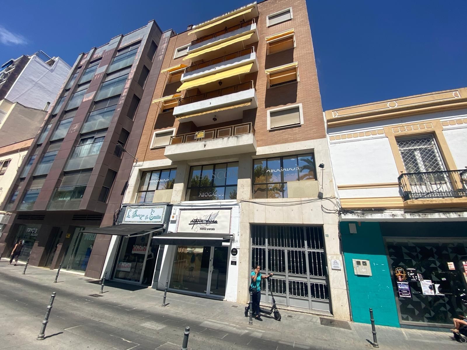 Vista exterior de Pis en venda en Badajoz Capital amb Aire condicionat, Terrassa i Traster
