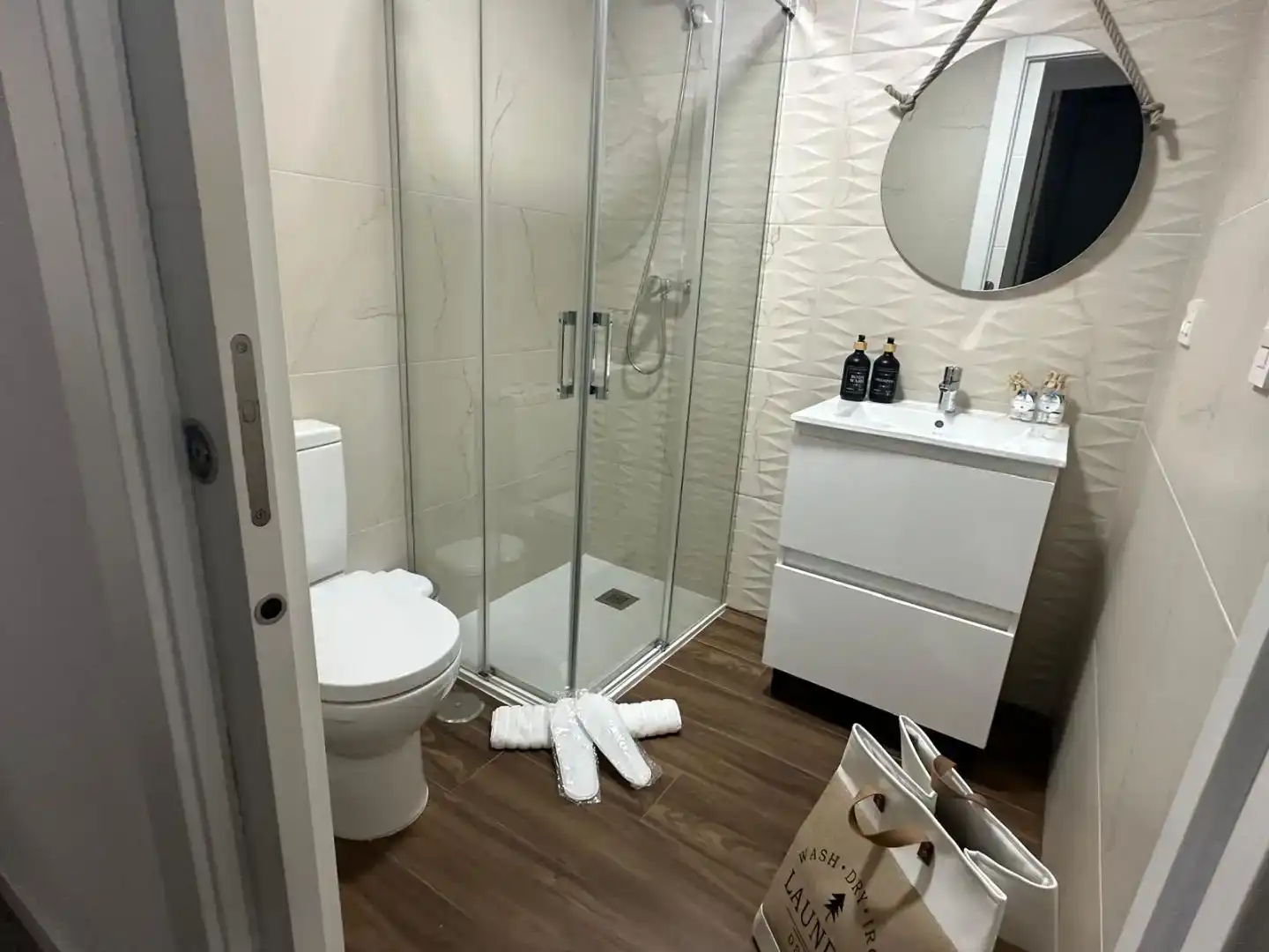 Badezimmer von Wohnung zur Miete in Motril mit Klimaanlage, Schwimmbad und Balkon