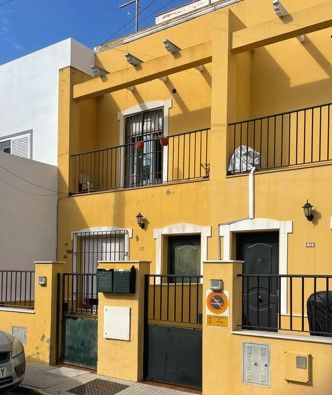 Single-family semi-detached for sale in Diego De Almagro, Avenida de Rota
