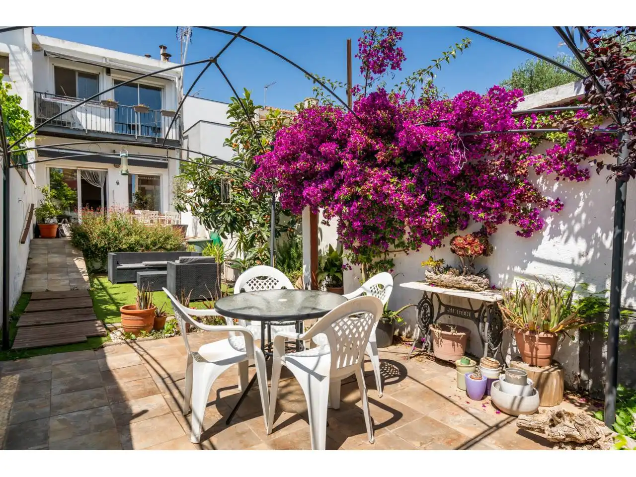 Houses for sale in Calle Ample, Sant Pere Nord