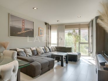 Flat with pool for sale in Sant Martí