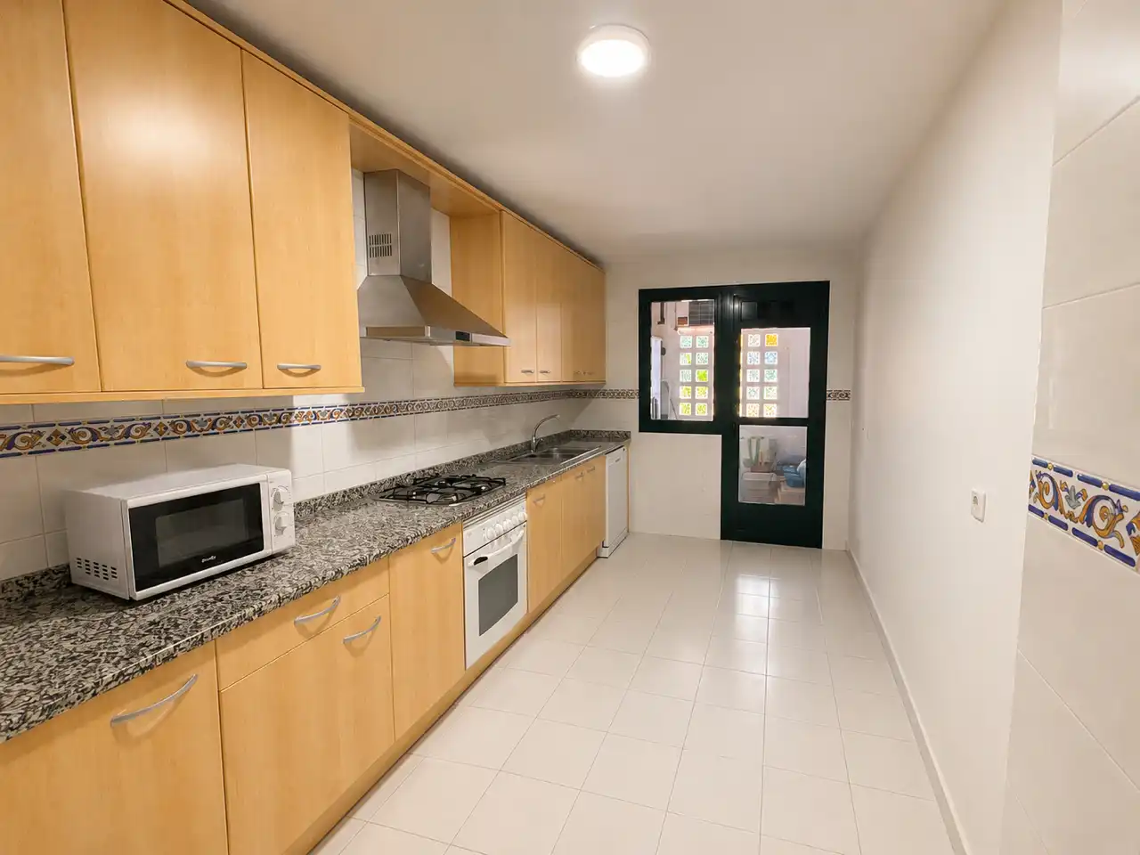 Küche von Wohnung zur Miete in Marbella mit Klimaanlage, Heizung und Terrasse