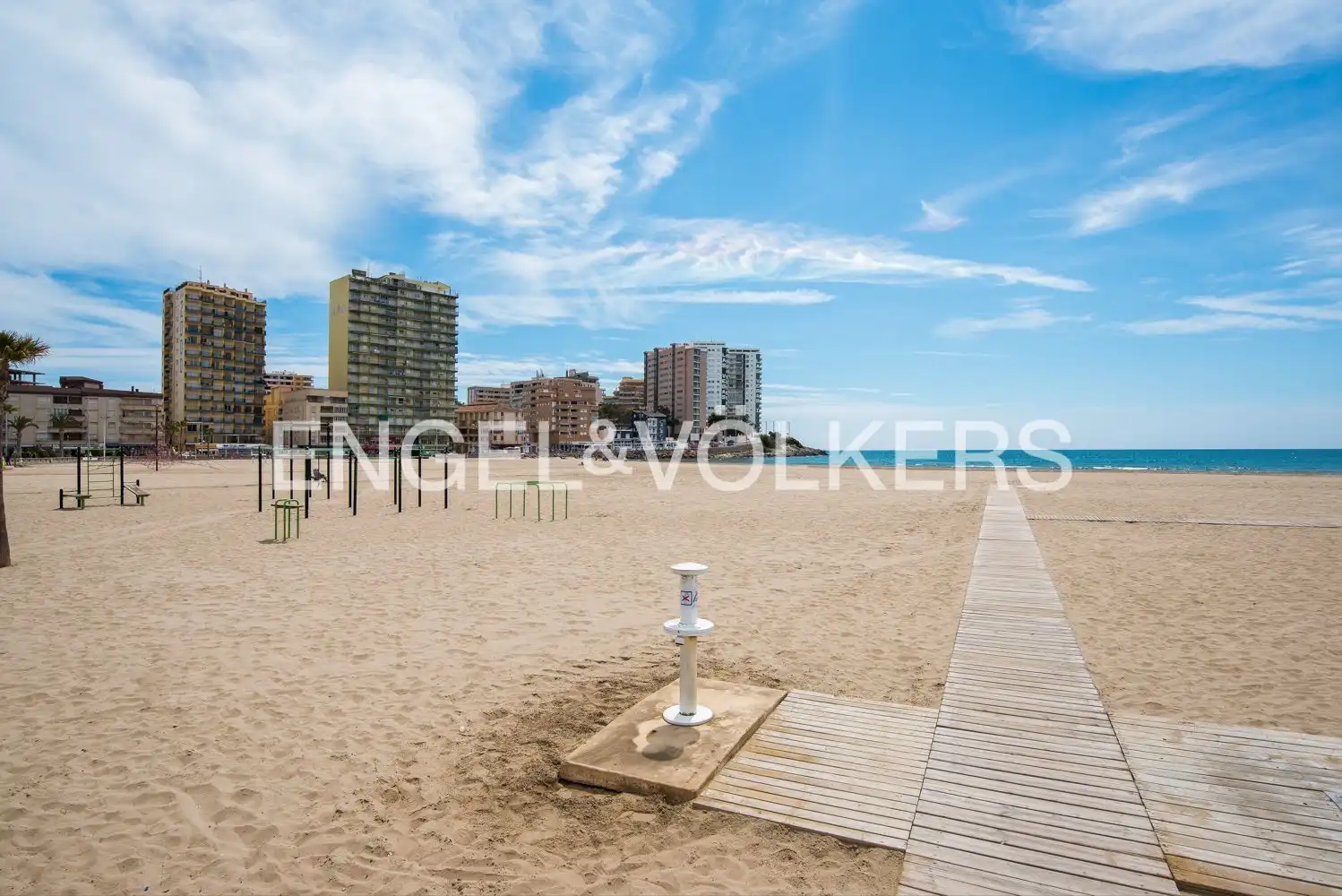 Vista exterior de Pis en venda en Oropesa del Mar / Orpesa amb Aire condicionat, Calefacció i Terrassa