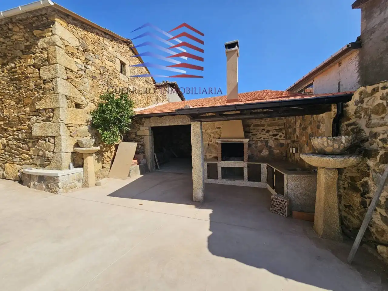 Vista exterior de Casa o chalet en venta en A Merca   con Calefacción, Terraza y Piscina