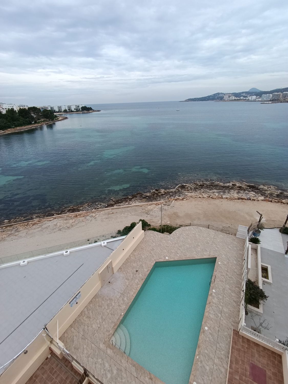 Piscina de Loft de lloguer en Sant Josep de sa Talaia amb Balcó