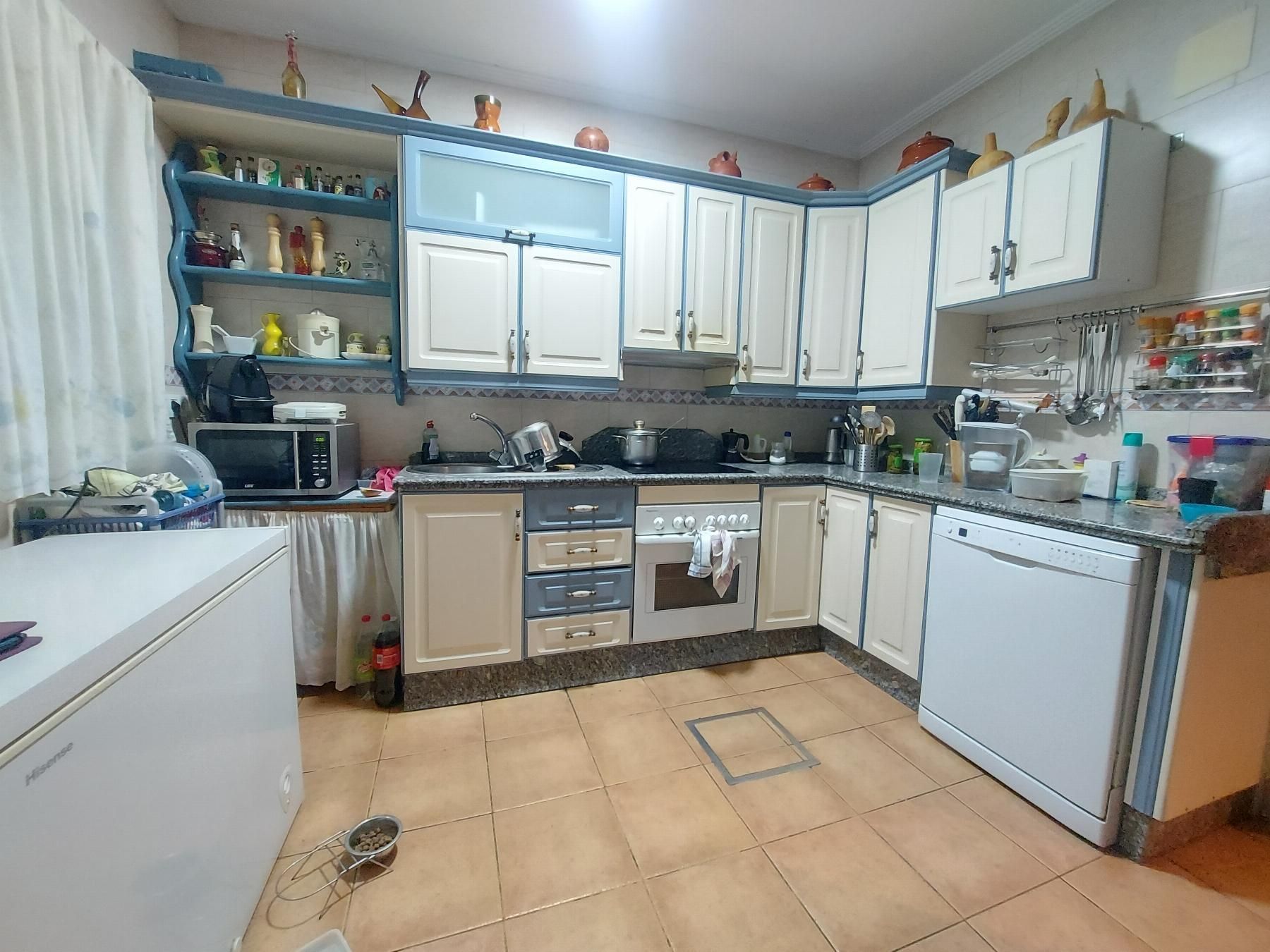 Cuina de Casa o xalet en venda en Dos Hermanas amb Aire condicionat, Terrassa i Traster