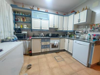 Kitchen of House or chalet for sale in Dos Hermanas  with Air Conditioner, Terrace and Storage room