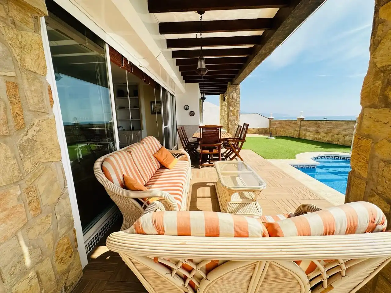 Terrassa de Casa o xalet en venda en Torrox amb Aire condicionat, Jardí privat i Traster
