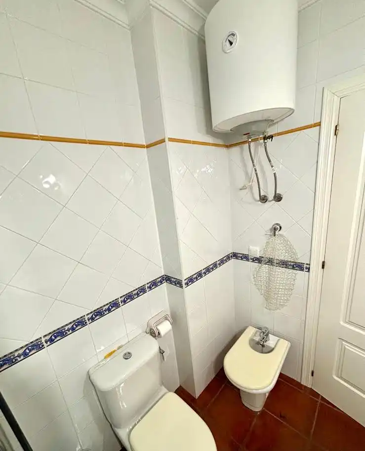 Badezimmer von Wohnung zur Miete in Sanlúcar de Barrameda mit Klimaanlage, Heizung und Möbliert
