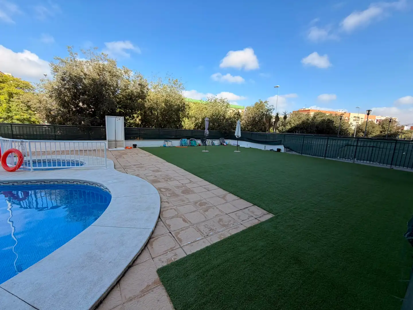 Piscina de Piso en venta en Sevilla con Aire acondicionado, Terraza y Piscina