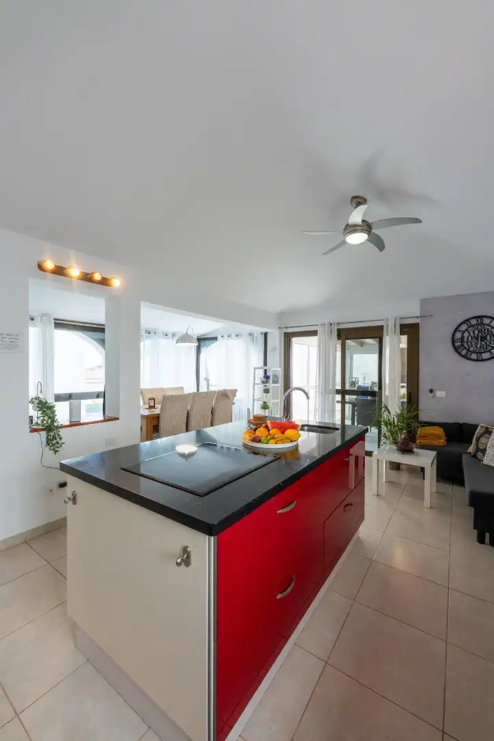 Cuina de Casa o xalet en venda en San Miguel de Abona amb Aire condicionat, Jardí privat i Terrassa