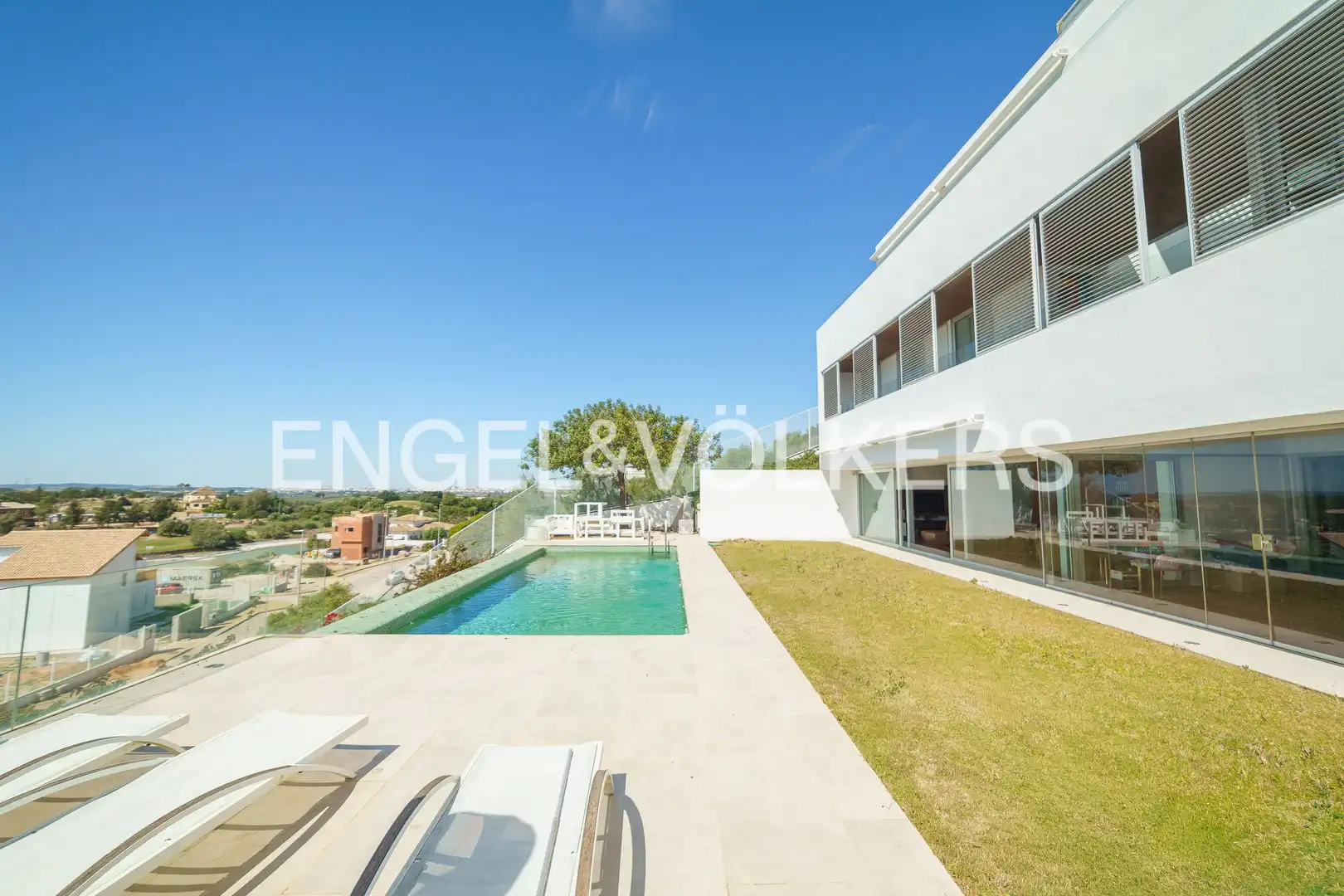 Vista exterior de Casa o chalet en venta en Jerez de la Frontera con Aire acondicionado, Calefacción y Jardín privado