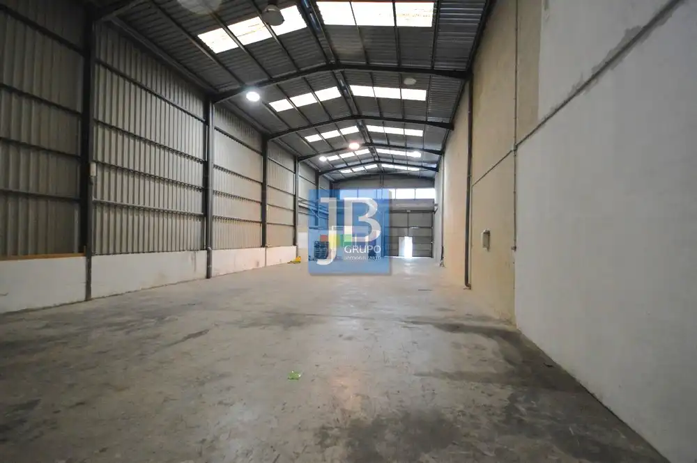 Industrial buildings for rent in Calle Vial 1, Novelé / Novetlè