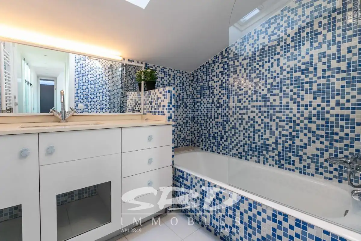 House with balcony to rent in Centre - Sant Oleguer, imagen 74