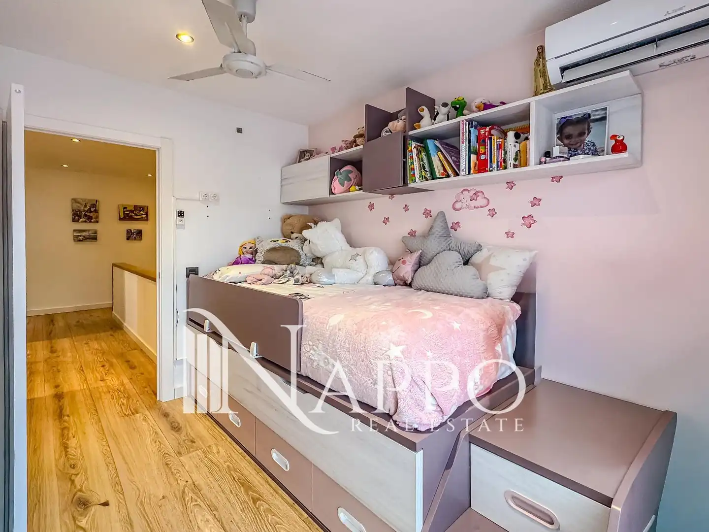 Habitación de Casa adosada en venta en Calvià con Aire acondicionado, Calefacción y Jardín privado