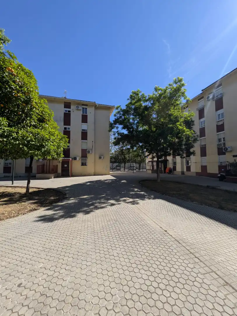 Exterior view of Flat for sale in Sevilla  with Air Conditioner