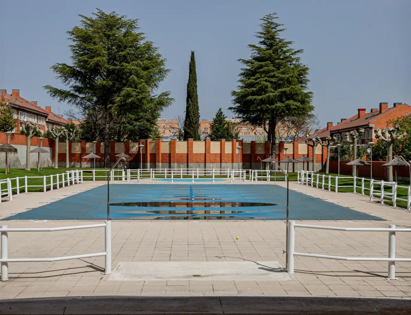 Piscina de Casa adosada en venta en Tres Cantos con Calefacción, Jardín privado y Terraza