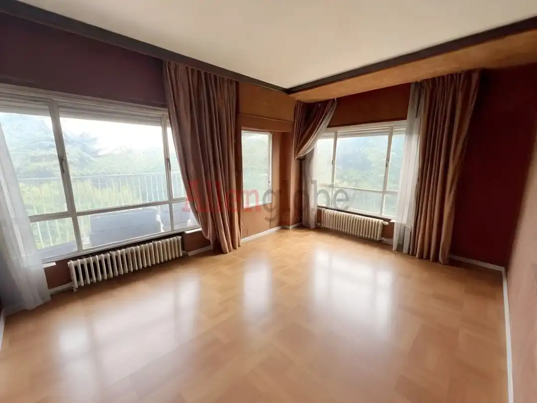 Bedroom of Flat for sale in Oviedo   with Heating, Terrace and Balcony