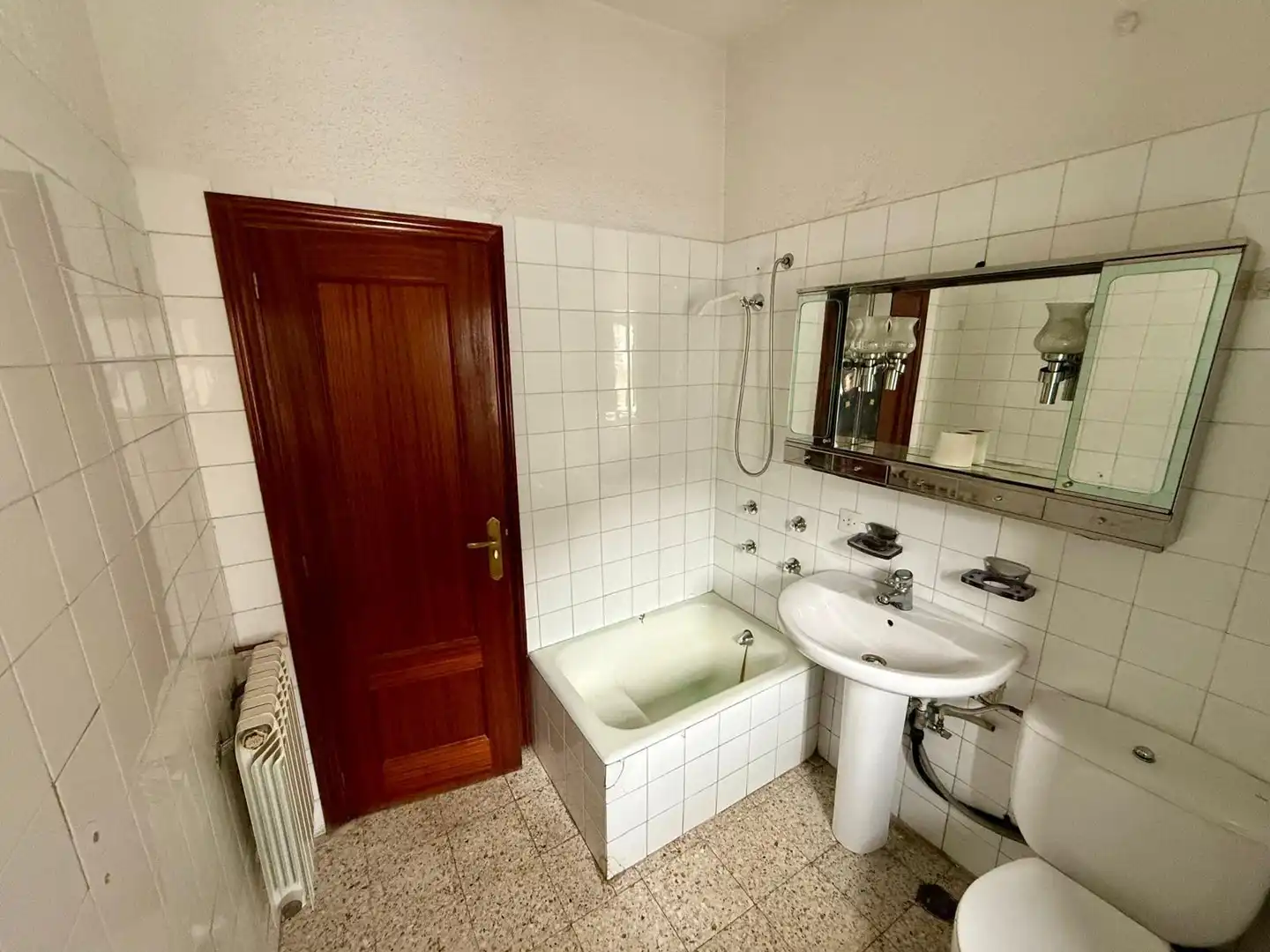 Baño de Piso en venta en Degaña con Trastero y Amueblado