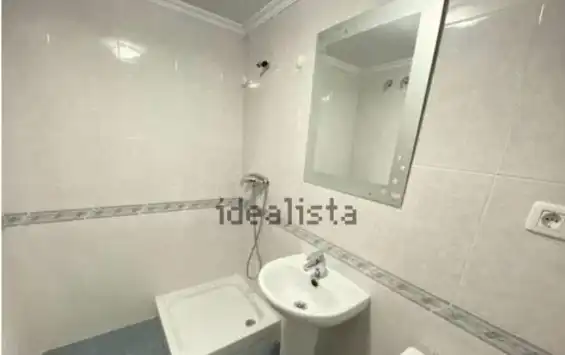 Baño de Piso de alquiler en Castro-Urdiales con Calefacción, Parquet y Amueblado