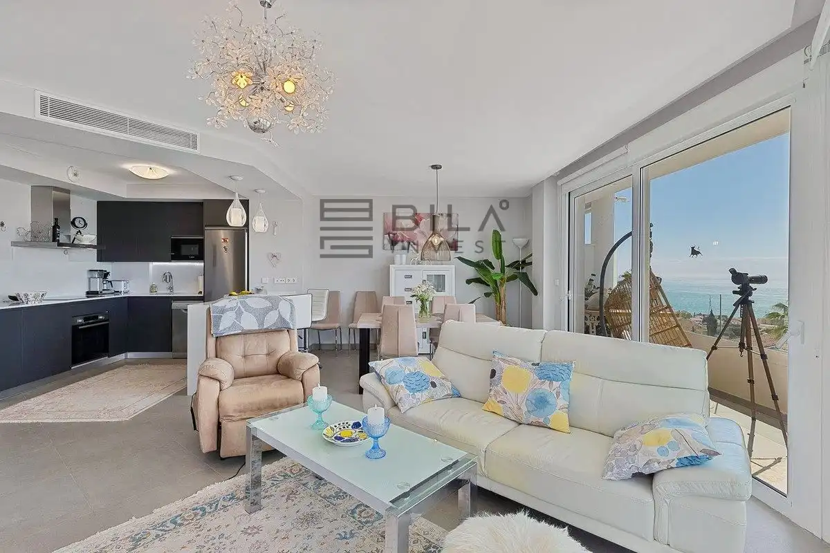 Sala de estar de Piso en venta en Fuengirola con Aire acondicionado, Terraza y Trastero