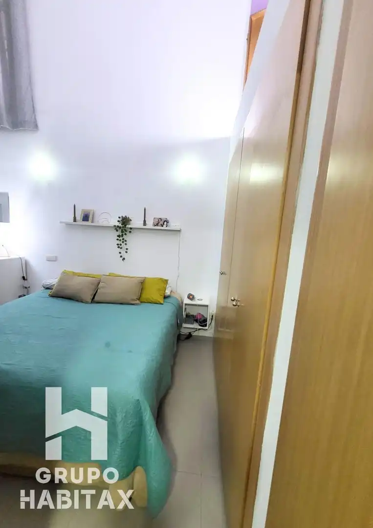 Bedroom of Duplexes for sale in Santa Coloma de Gramenet
