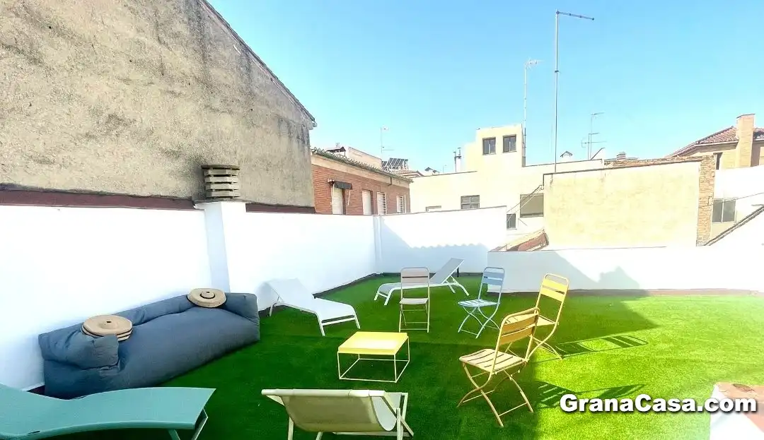 Terrasse von Dachboden zur untervermieten in  Granada Capital mit Klimaanlage, Heizung und Privatgarten
