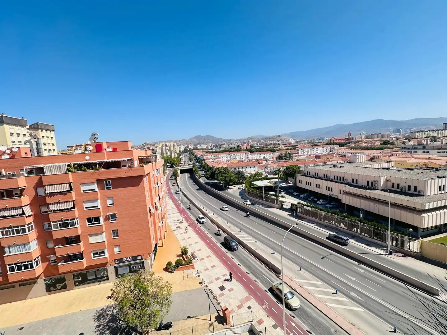 Vista exterior de Pis en venda en Málaga amb Aire condicionat i Moblat