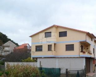 Vista exterior de Casa o xalet en venda en Moaña amb Calefacció, Jardí privat i Terrassa