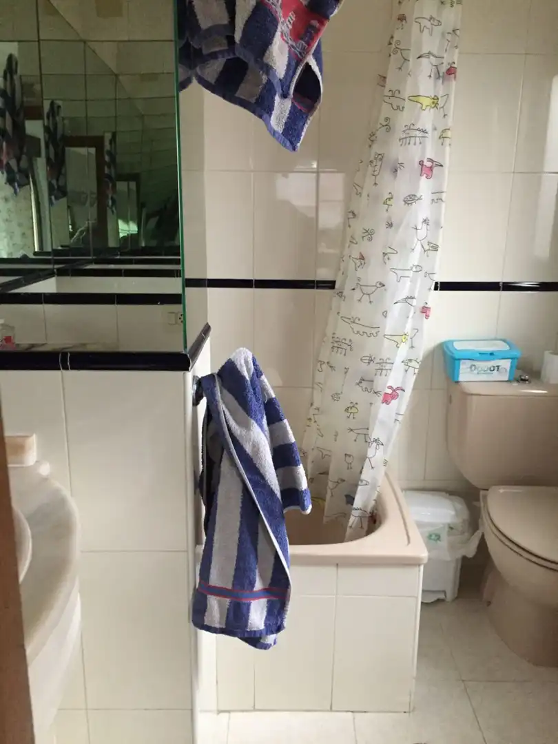 Baño de Apartamento en venta en Avilés con Calefacción y Terraza