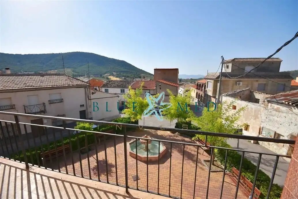 Vista exterior de Local en venda en Lorca amb Terrassa