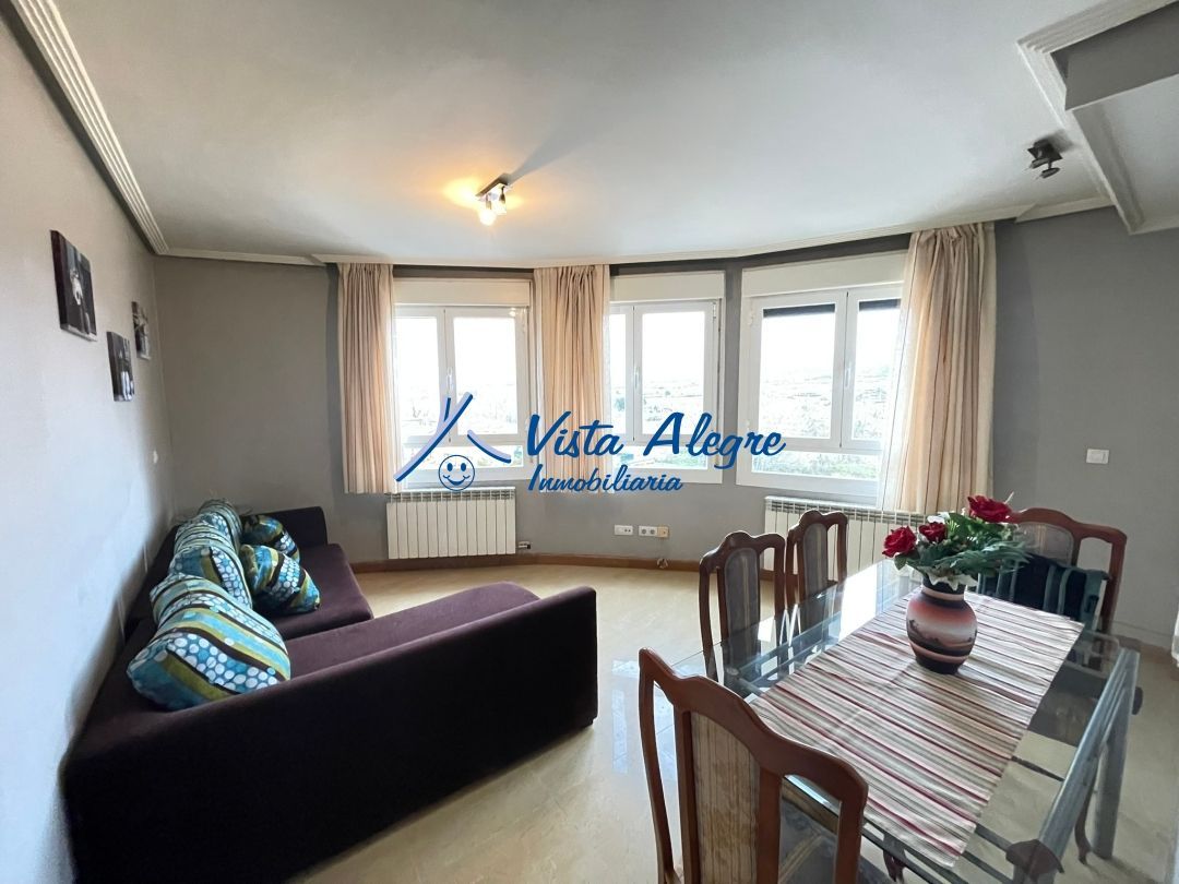 Sala de estar de Piso en venta en Haro con Calefacción, Parquet y Trastero