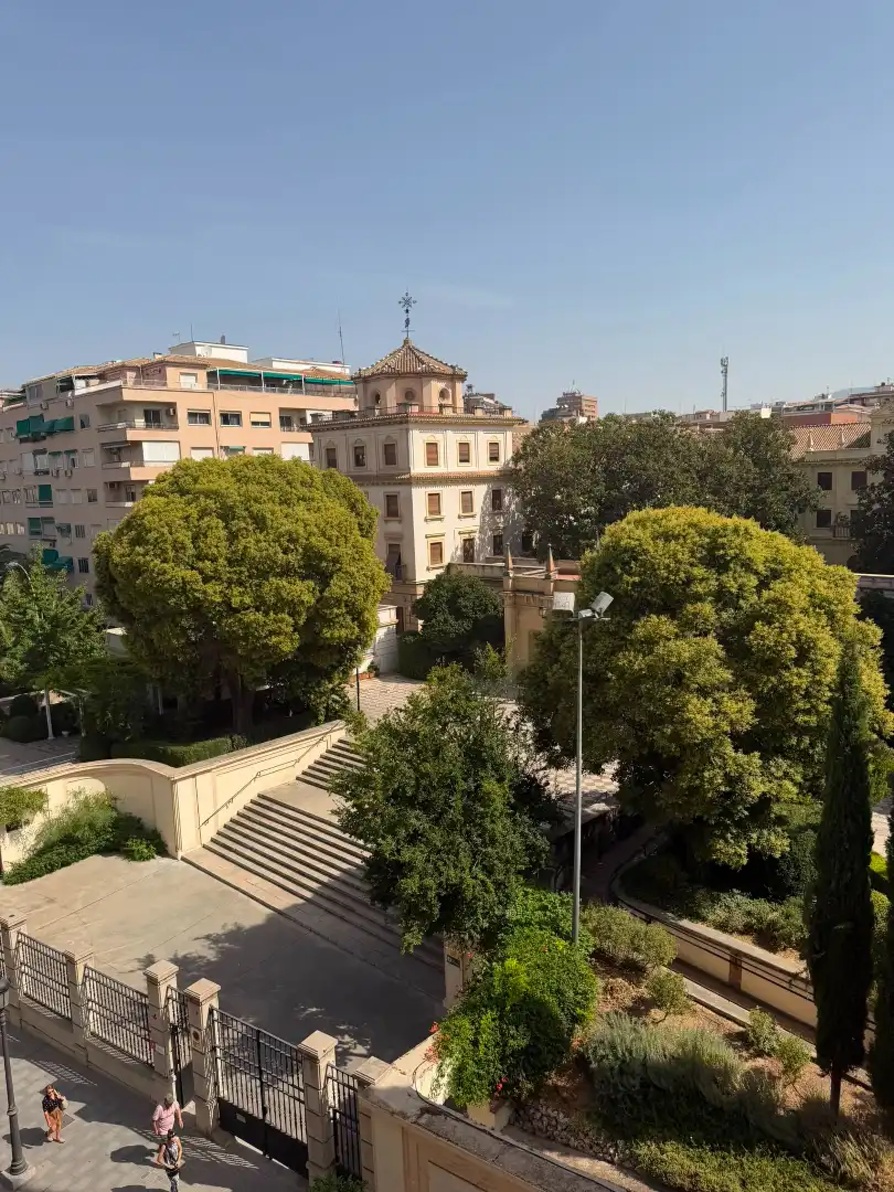 Vista exterior de Àtic de lloguer en Granada amb Terrassa, Forn i Rentadora