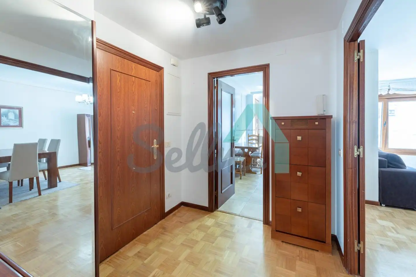 Piso de alquiler en Del Prado, Centro