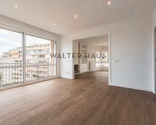 Sala d'estar de Pis de lloguer en  Barcelona Capital amb Calefacció, Terrassa i Forn