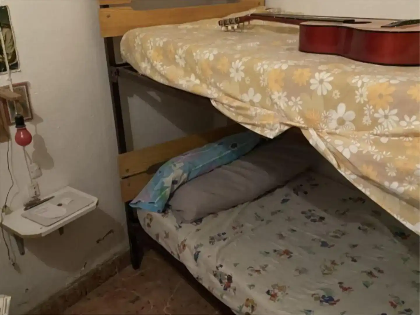 Dormitori de Casa adosada en venda en Cofrentes amb Moblat