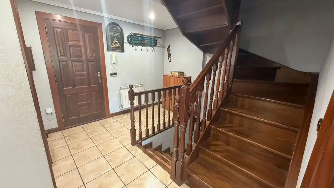Casa adosada en venta en Salvatierra / Agurain con Calefacción y Jardín privado