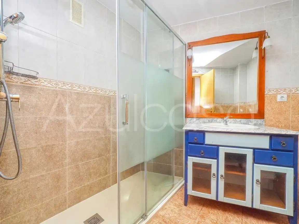 Bathroom of Flat for sale in Alicante / Alacant  with Air Conditioner, Terrace and Storage room