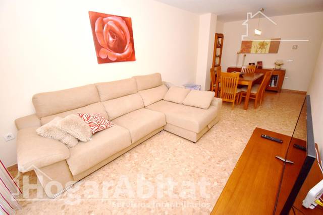 Piso en Venta en Calle Vinaròs en Cariñena - Carinyena