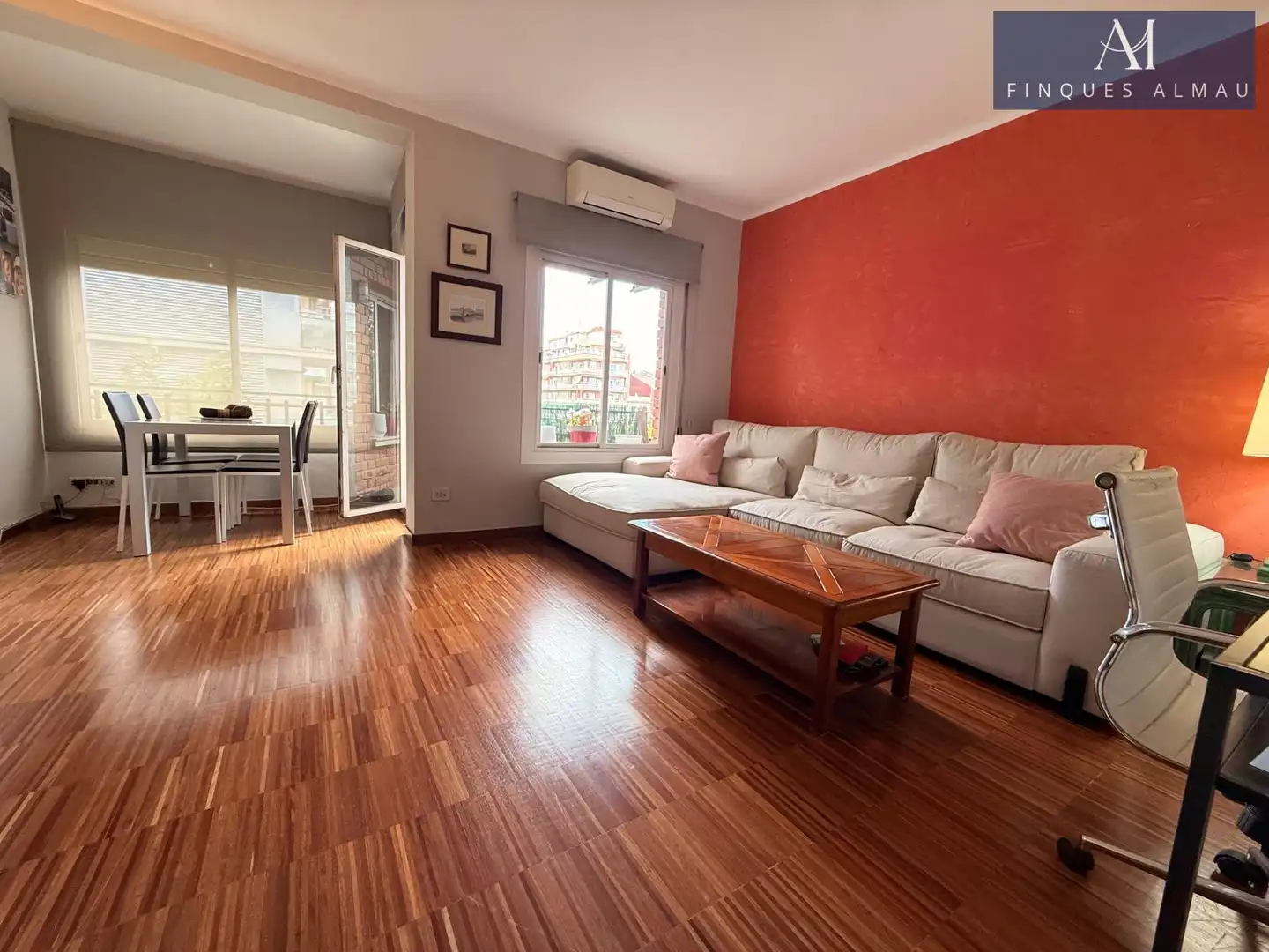 Sala de estar de Piso en venta en Barcelona con Aire acondicionado, Calefacción y Parquet
