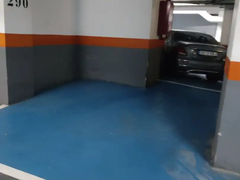 Parking of Garage for rent in Madrid