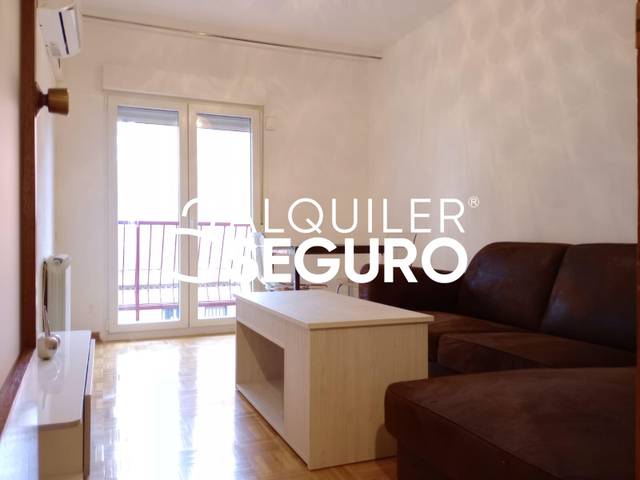 Piso en Alquiler en de José María de Pereda en Ventas