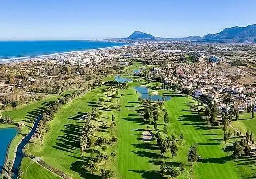 Vista exterior de Casa o xalet en venda en Oliva amb Aire condicionat, Jardí privat i Terrassa