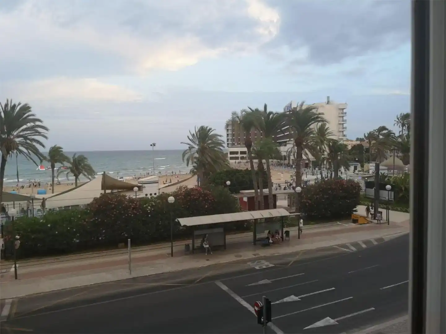 Vista exterior de Casa adosada de lloguer en Alicante / Alacant amb Aire condicionat, Moblat i Balcó
